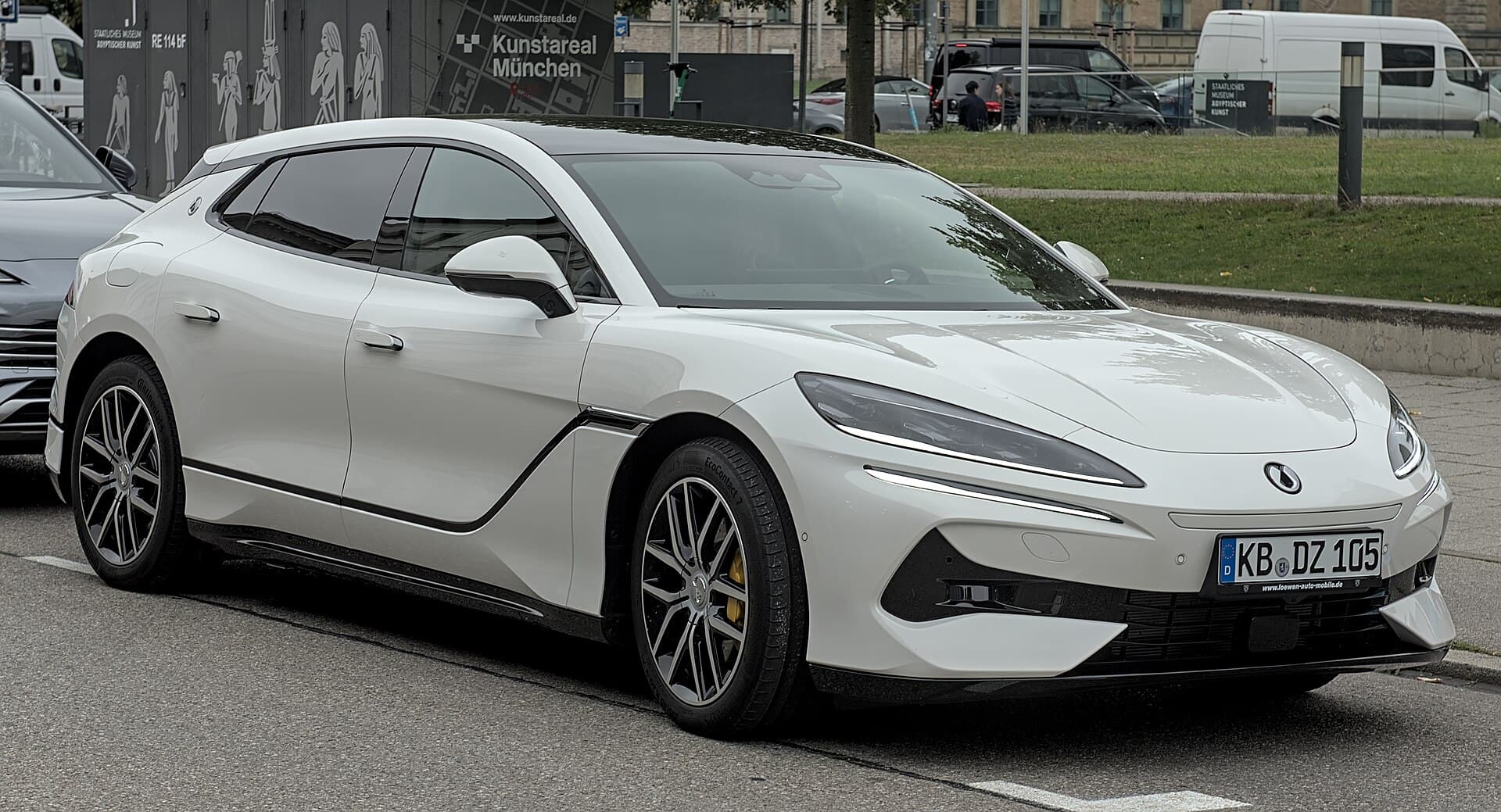 Denza Z9 GT shooting brake on display at IAA 2025, the first UK model named for BYD Flash Charging