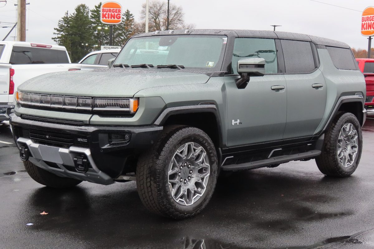 GMC Hummer EV 2024