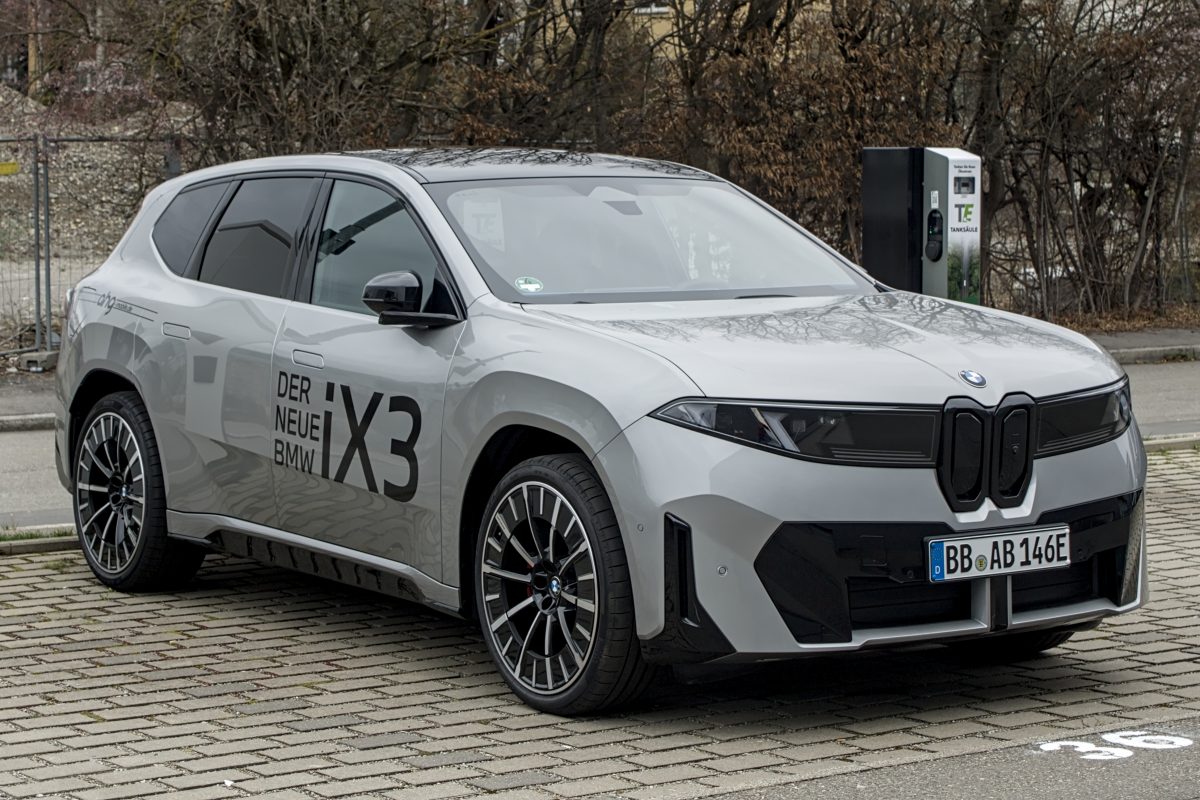 BMW iX3 2026
