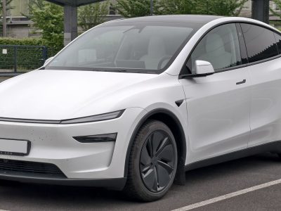Tesla Model Y 2025