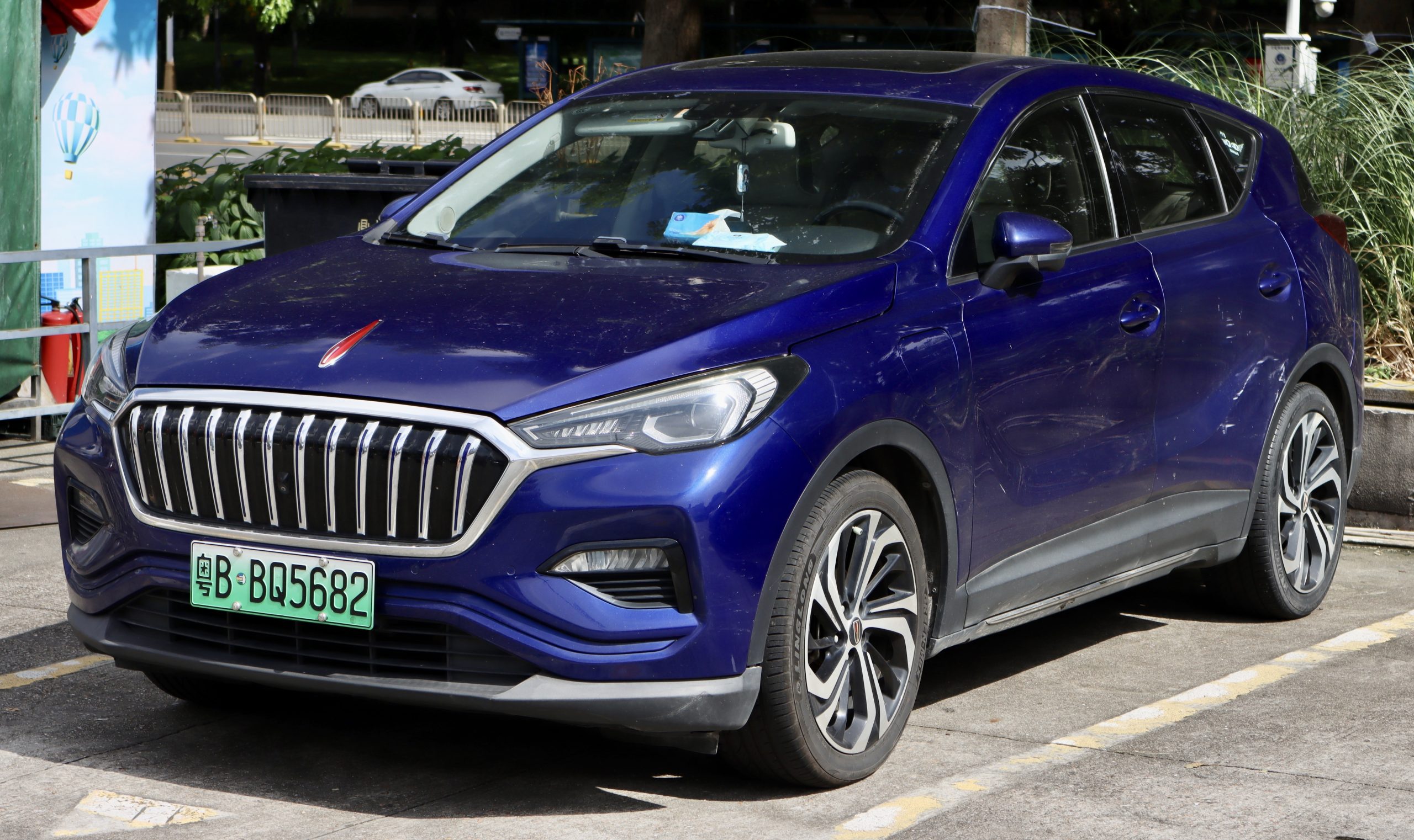 Hongqi E-HS3 electric SUV at auto show
