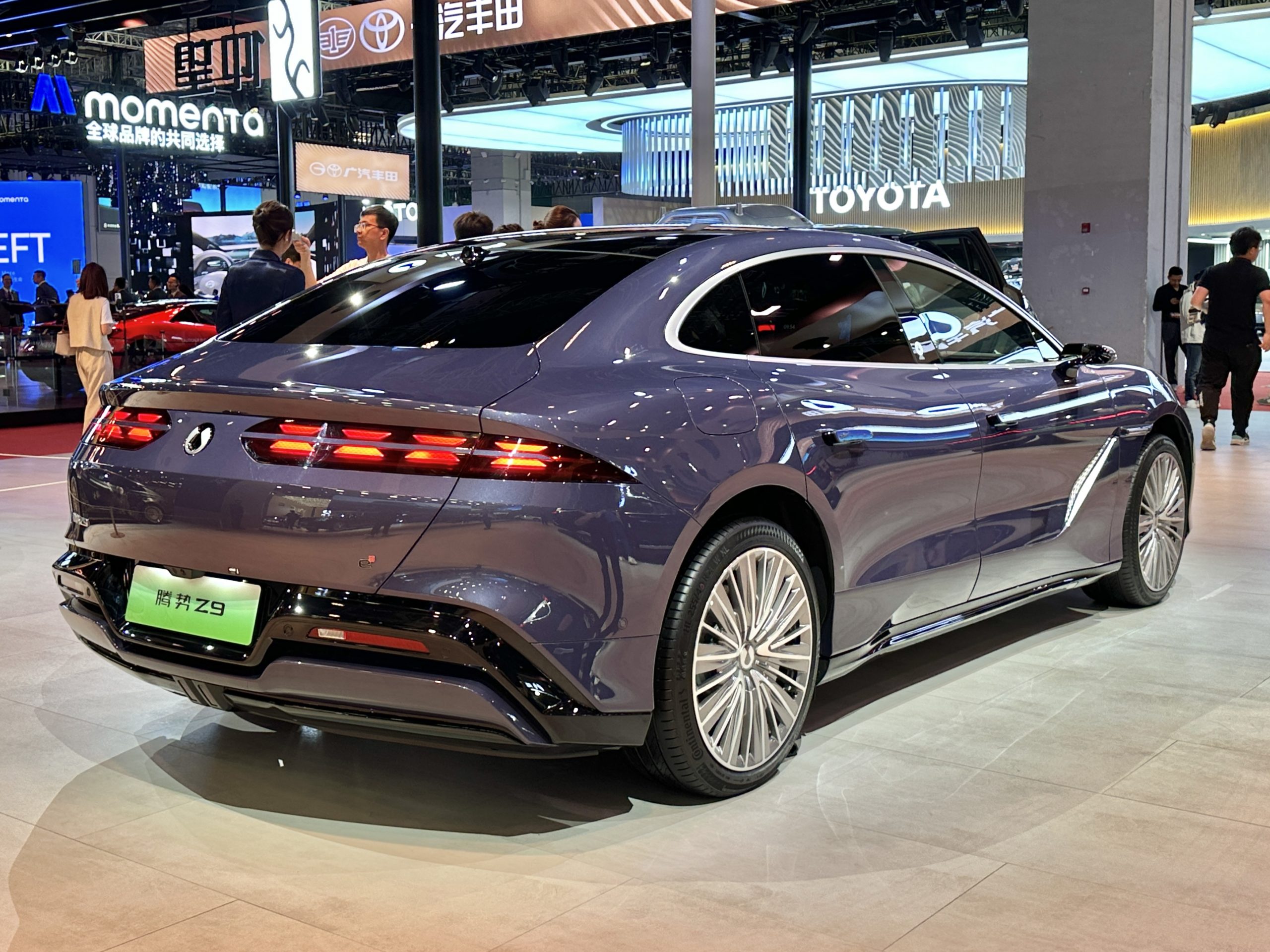 Denza Z9 electric sedan profile view