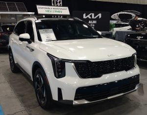 2026 Kia Sorento plug-in hybrid SUV, front three-quarter view
