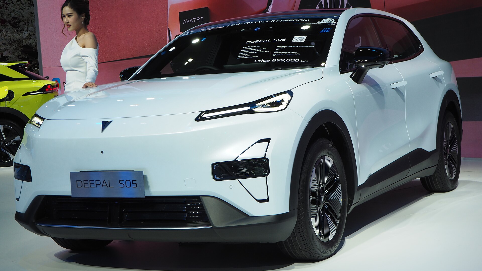 White 2025 Deepal S05 Max battery-electric SUV on a motor-show stand in Nonthaburi, Thailand