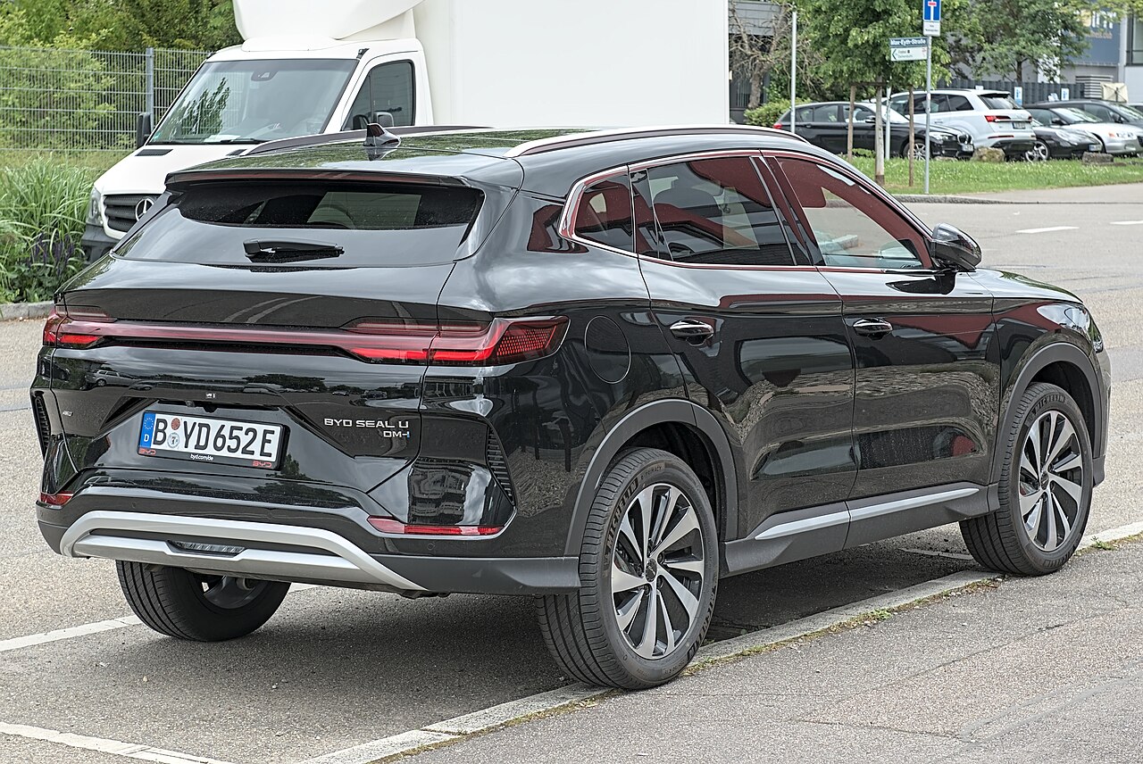 BYD Seal U DM-i plug-in hybrid SUV parked outdoors